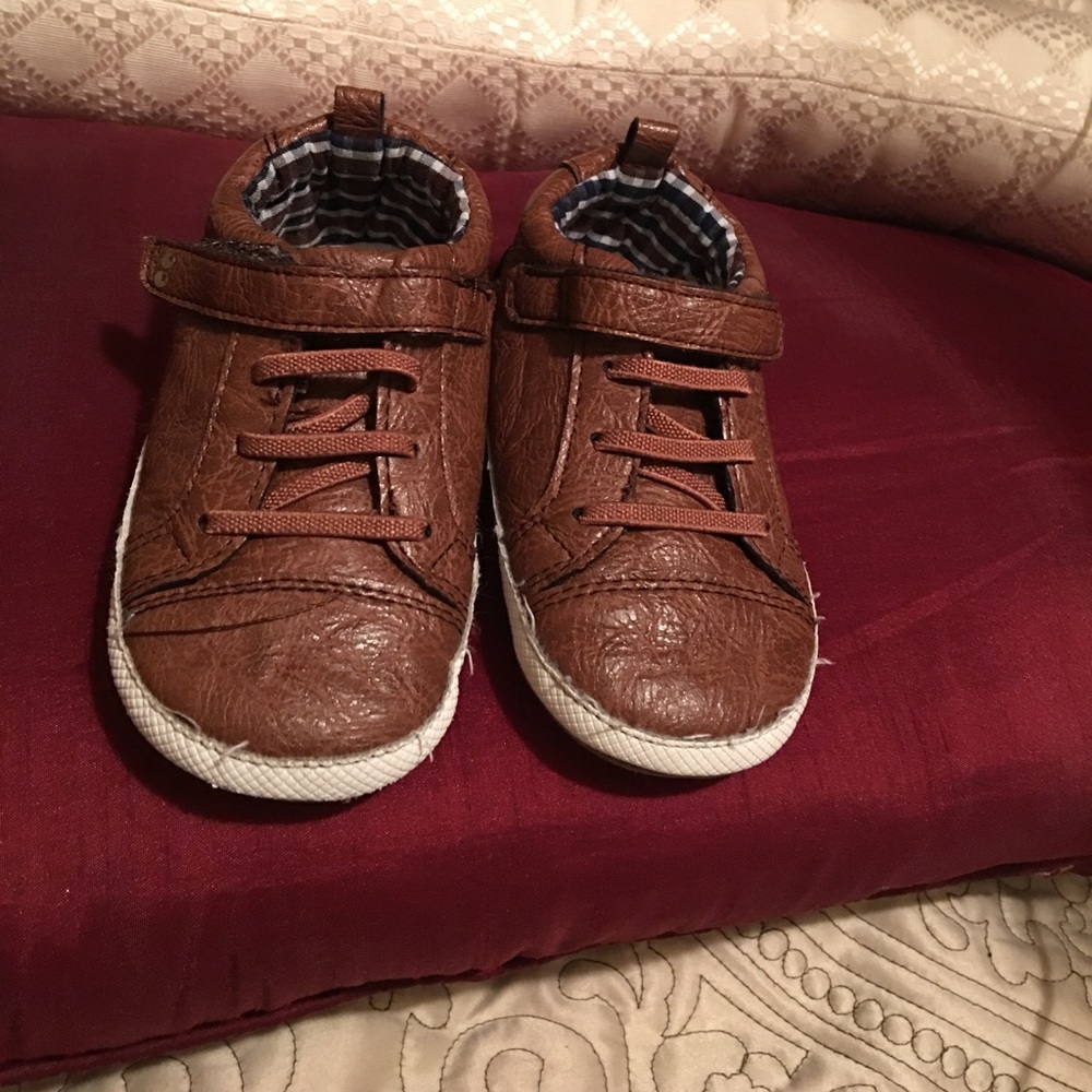 Stride rite brown shoes